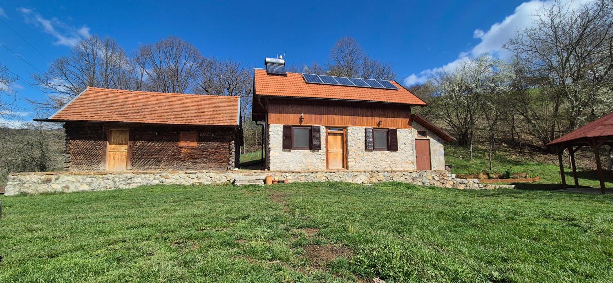 Salas U Bregu In Cheile Carasului Crasova Exterior photo